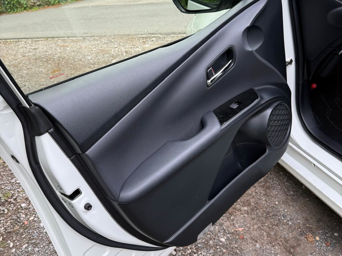 2019 Toyota Prius Touring