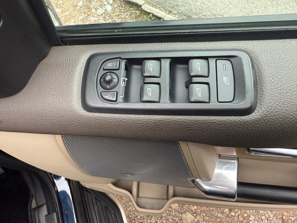 2012 Land Rover Discovery 4 5.0 V8 SE Blue - POA