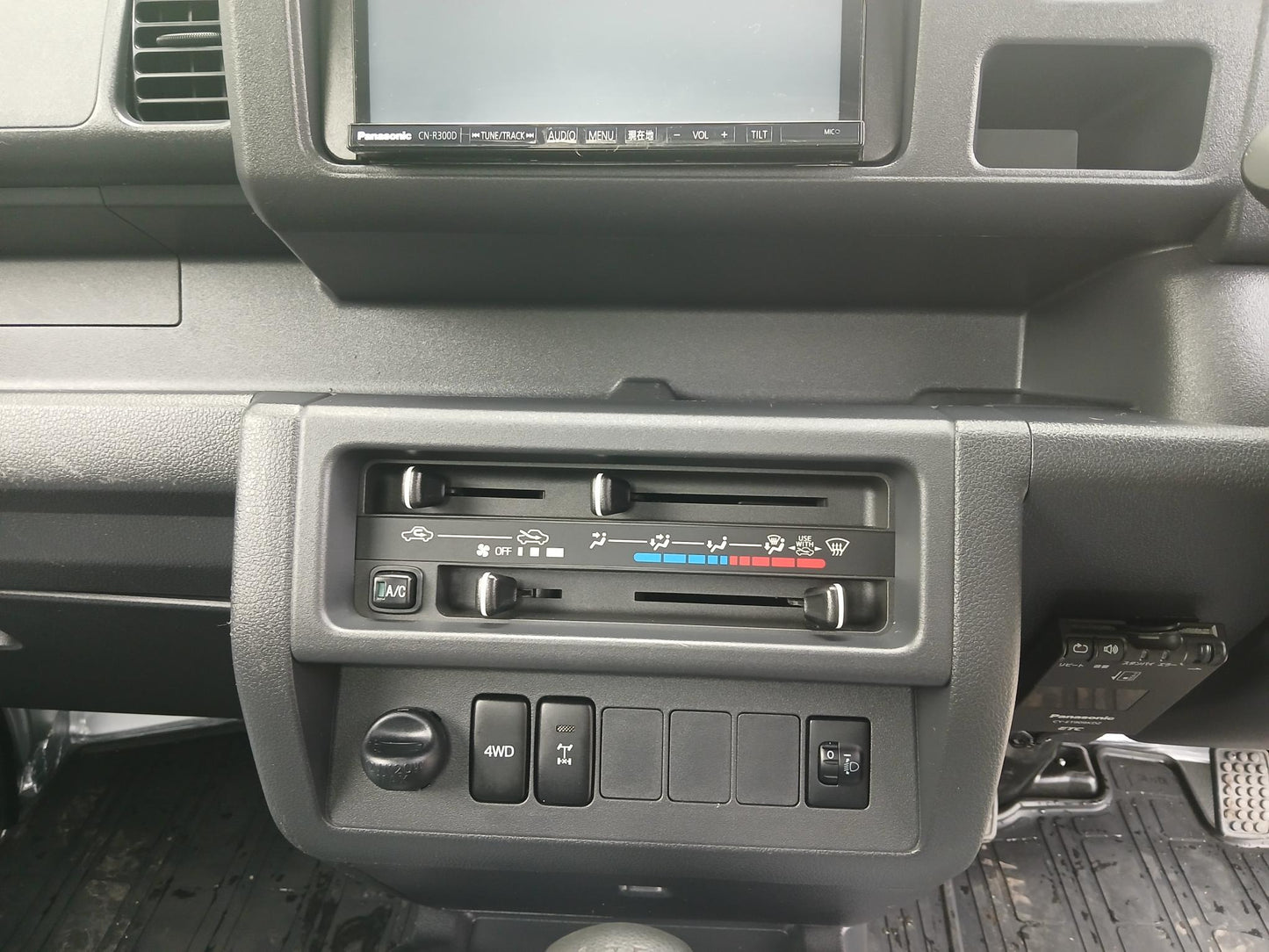 2014 Daihatsu Hijet Pickup 4x4 Manual