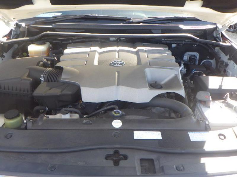 2015 Toyota Land Cruiser 4.6 V8 Auto Pearl White
