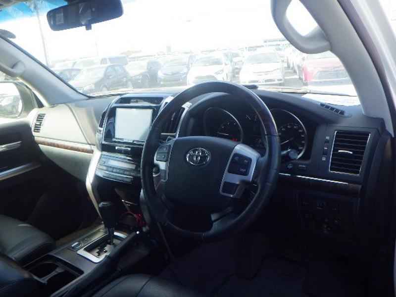 2015 Toyota Land Cruiser 4.6 V8 Auto Pearl White