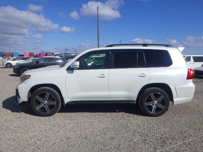 2015 Toyota Land Cruiser 4.6 V8 Auto Pearl White