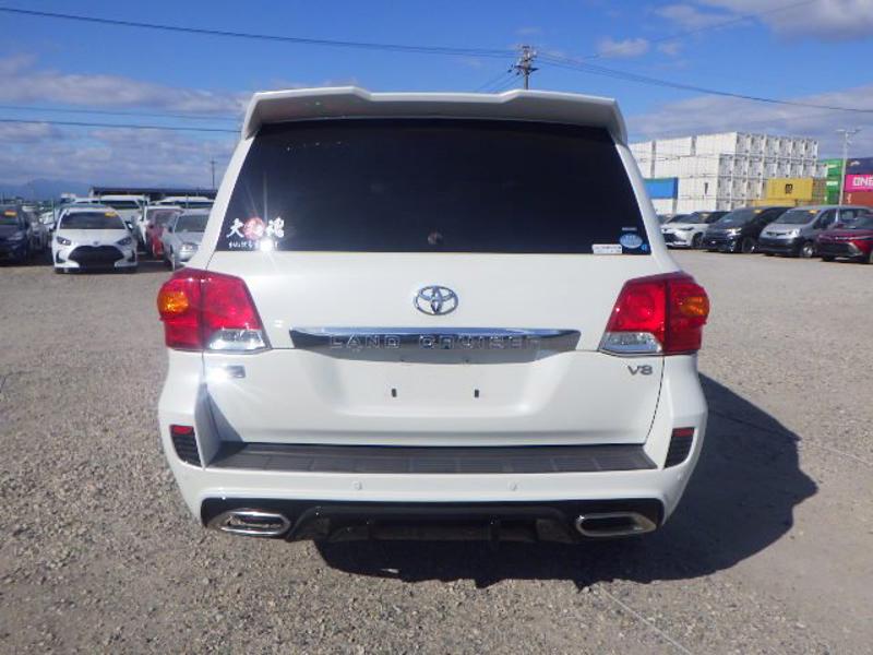 2015 Toyota Land Cruiser 4.6 V8 Auto Pearl White