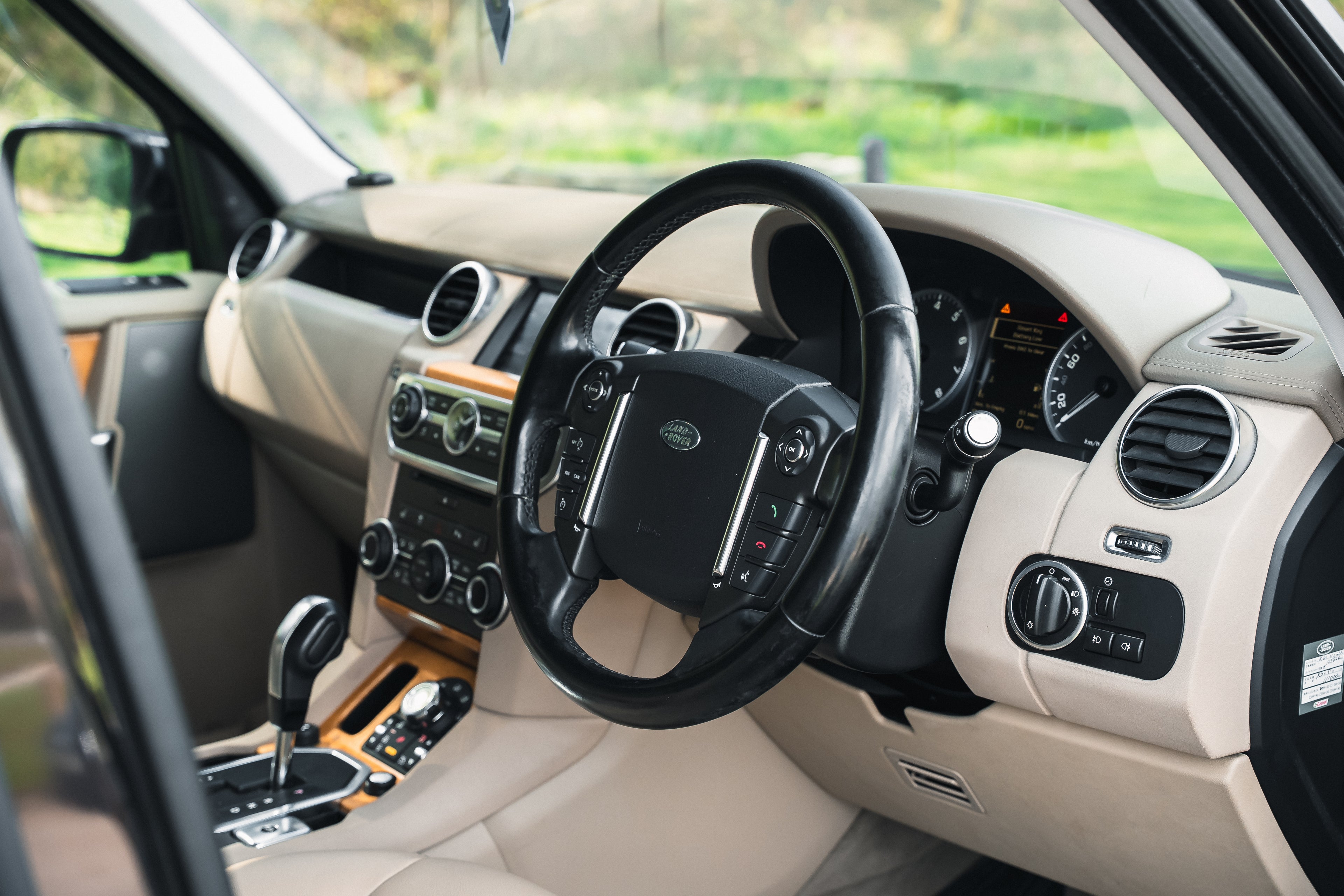 2012 Land Rover Discovery 4 5.0 V8 SE Limited - For sale via auction