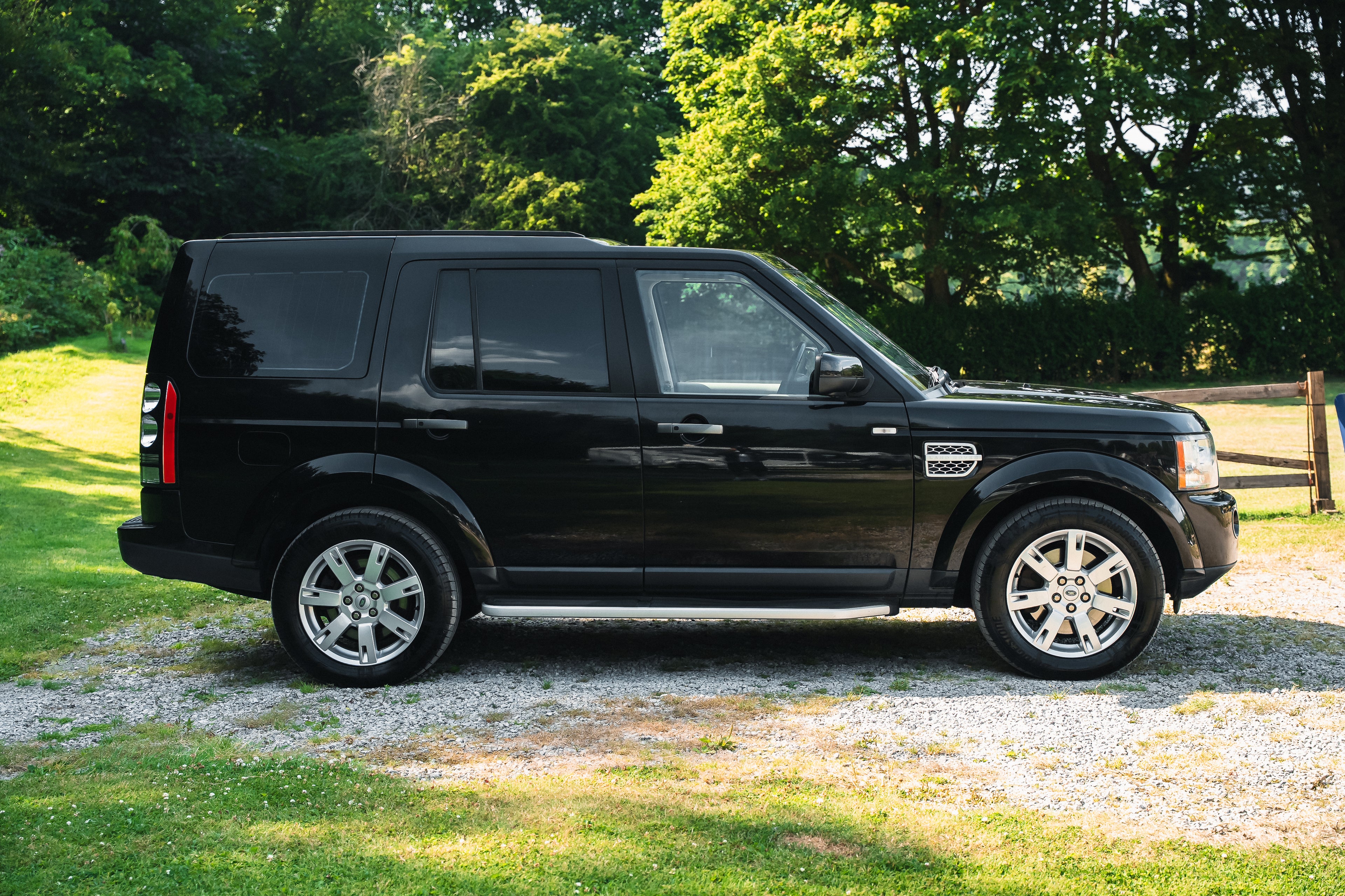 2011 Land Rover Discovery 4 5.0 V8 SE Black