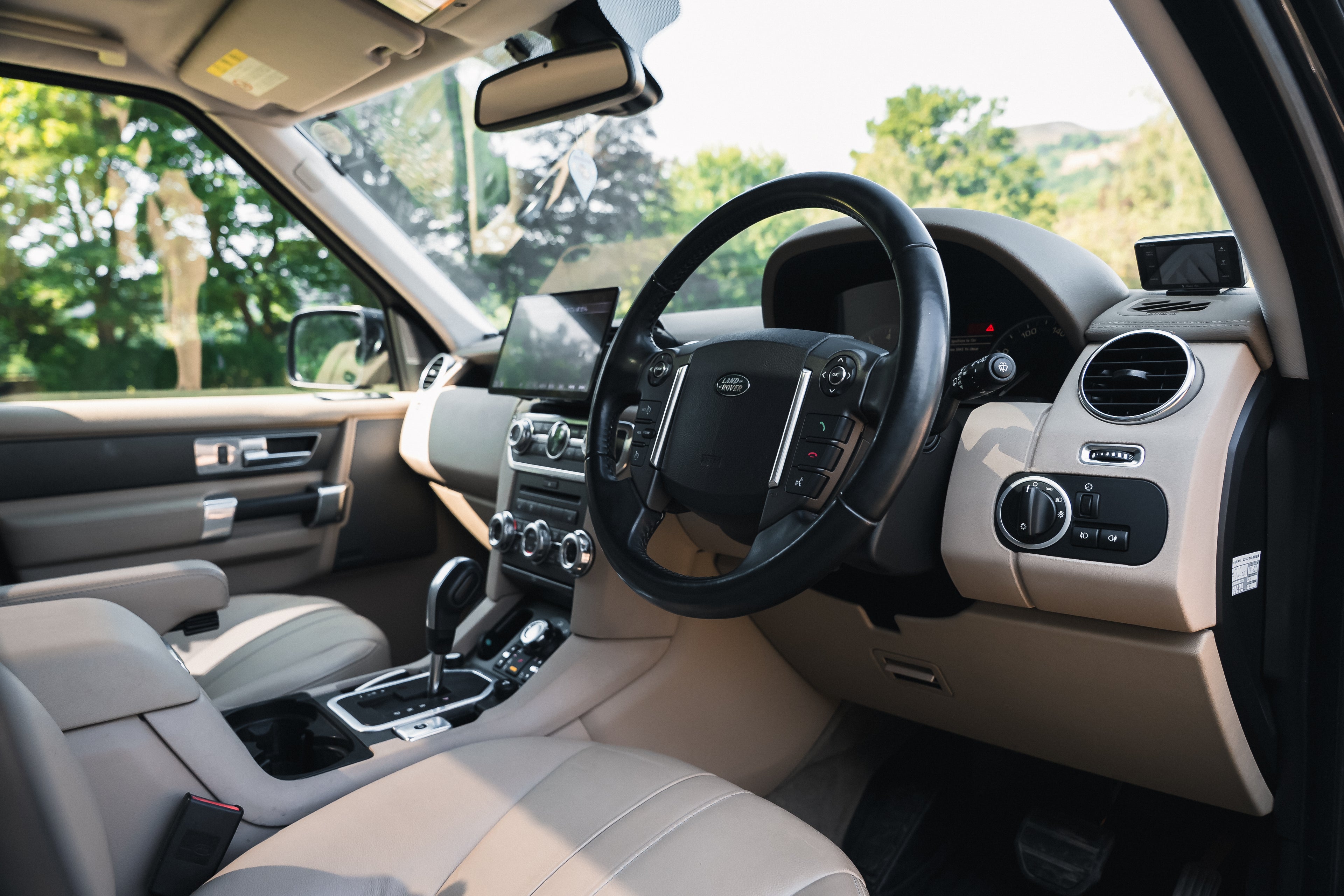 2011 Land Rover Discovery 4 5.0 V8 SE Black