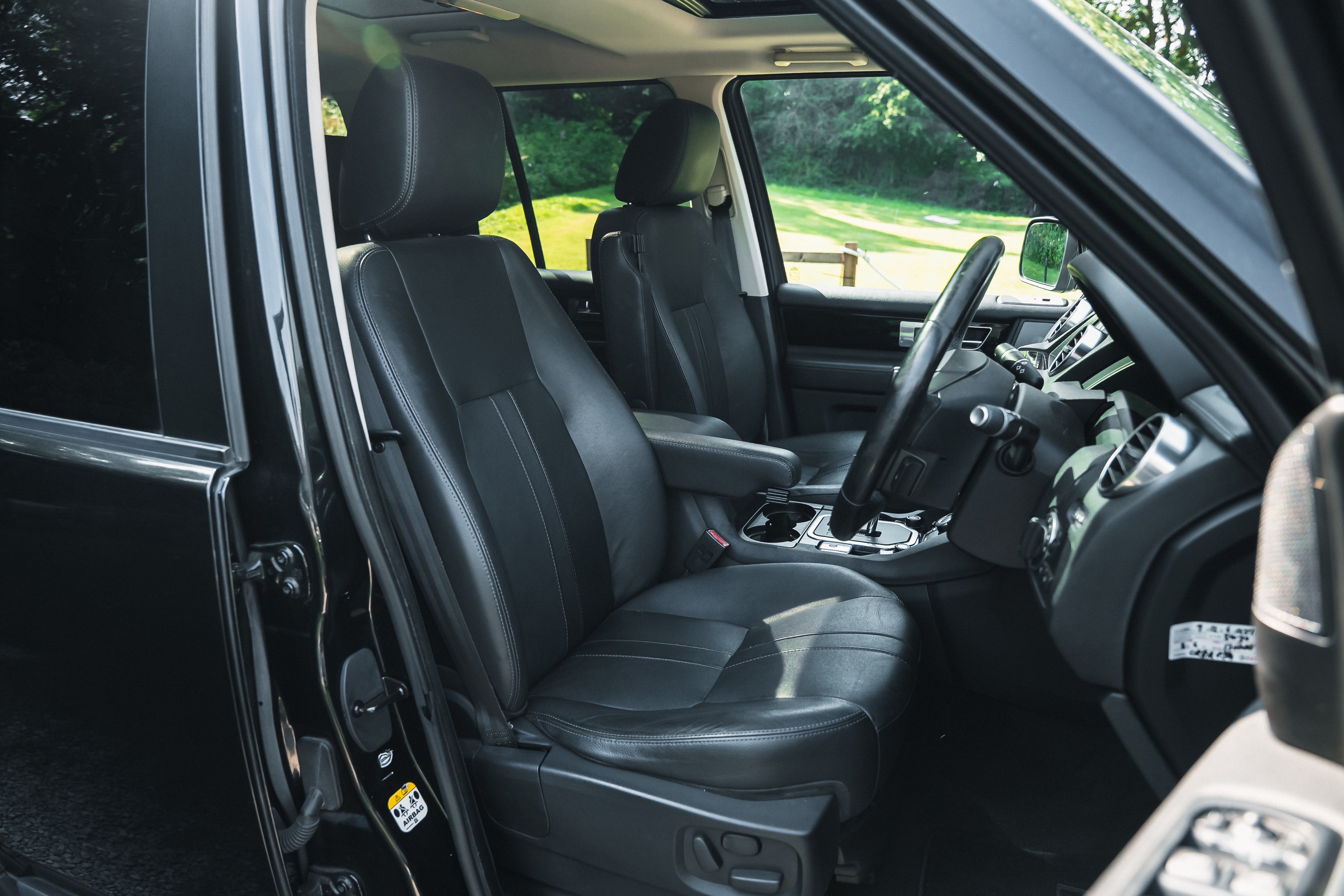 2012 Land Rover Discovery 4 5.0 V8 SE Black
