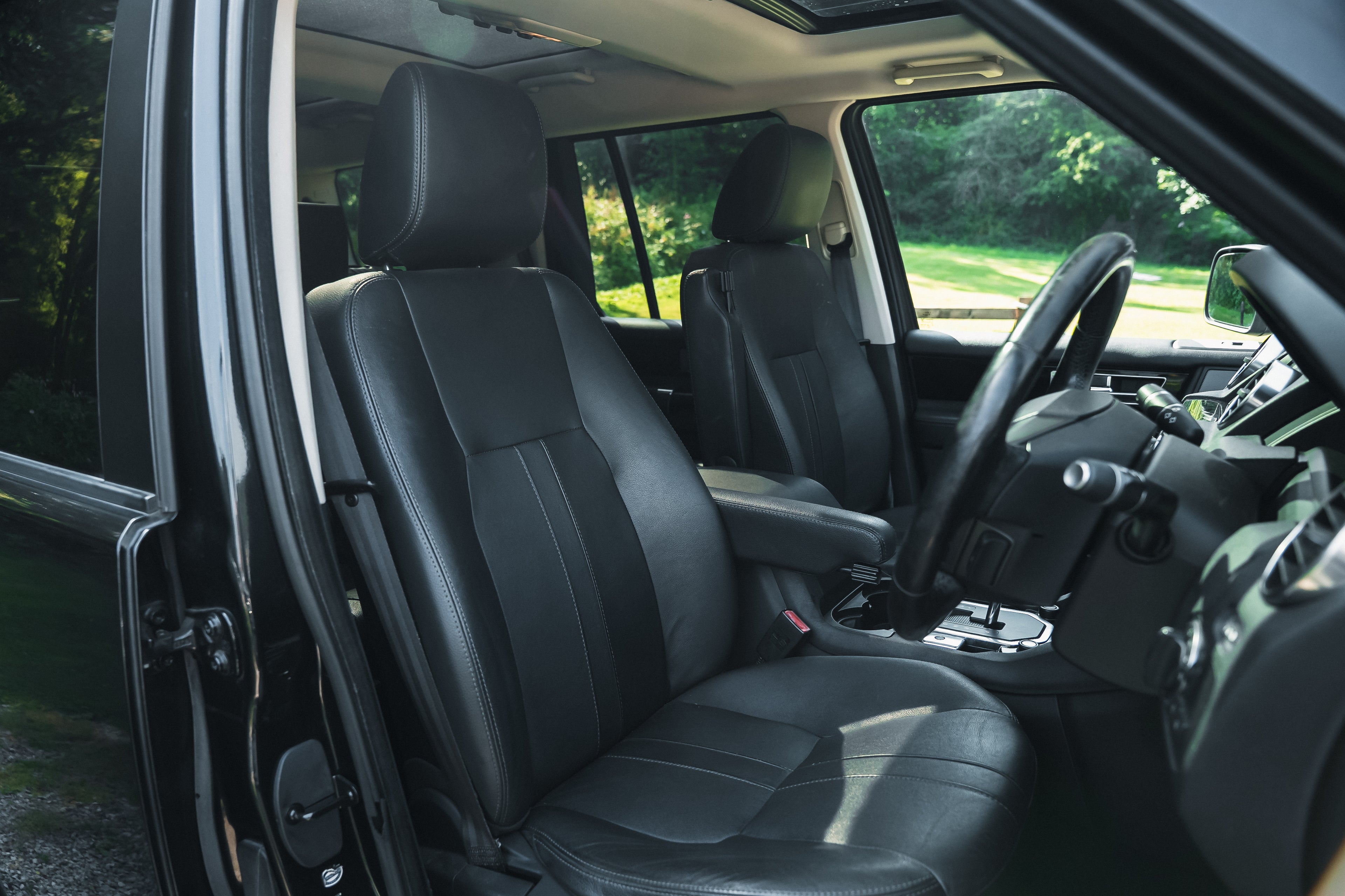 2012 Land Rover Discovery 4 5.0 V8 SE Black