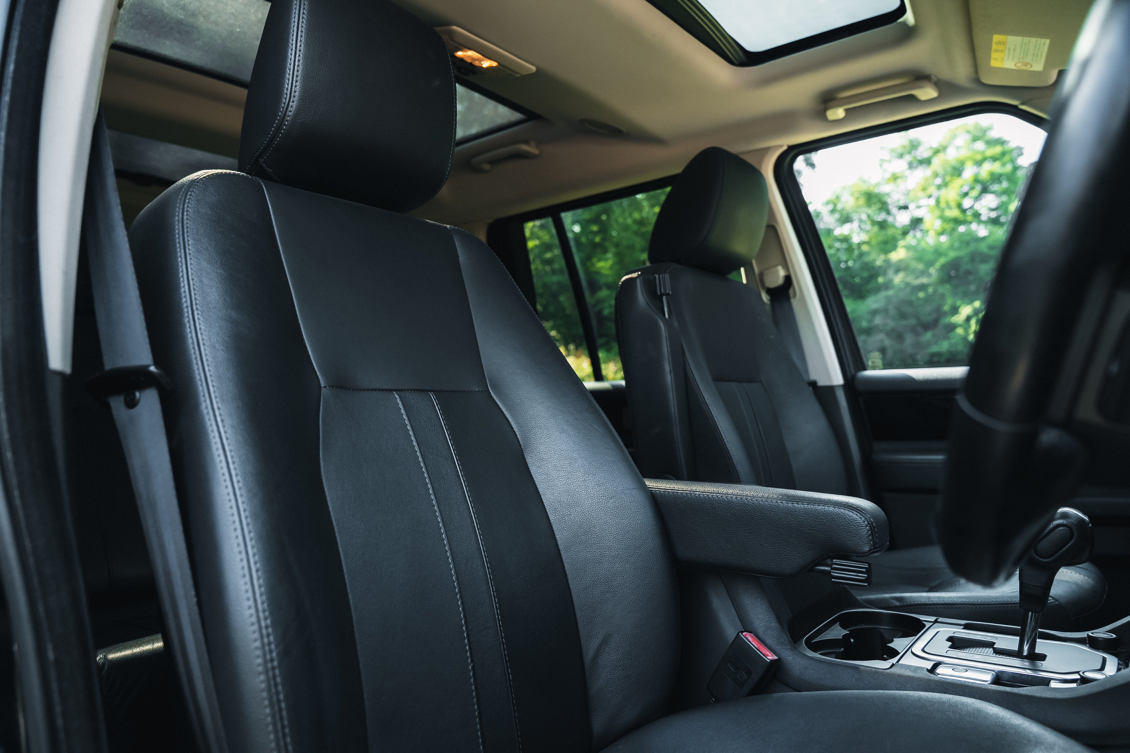 2012 Land Rover Discovery 4 5.0 V8 SE Black