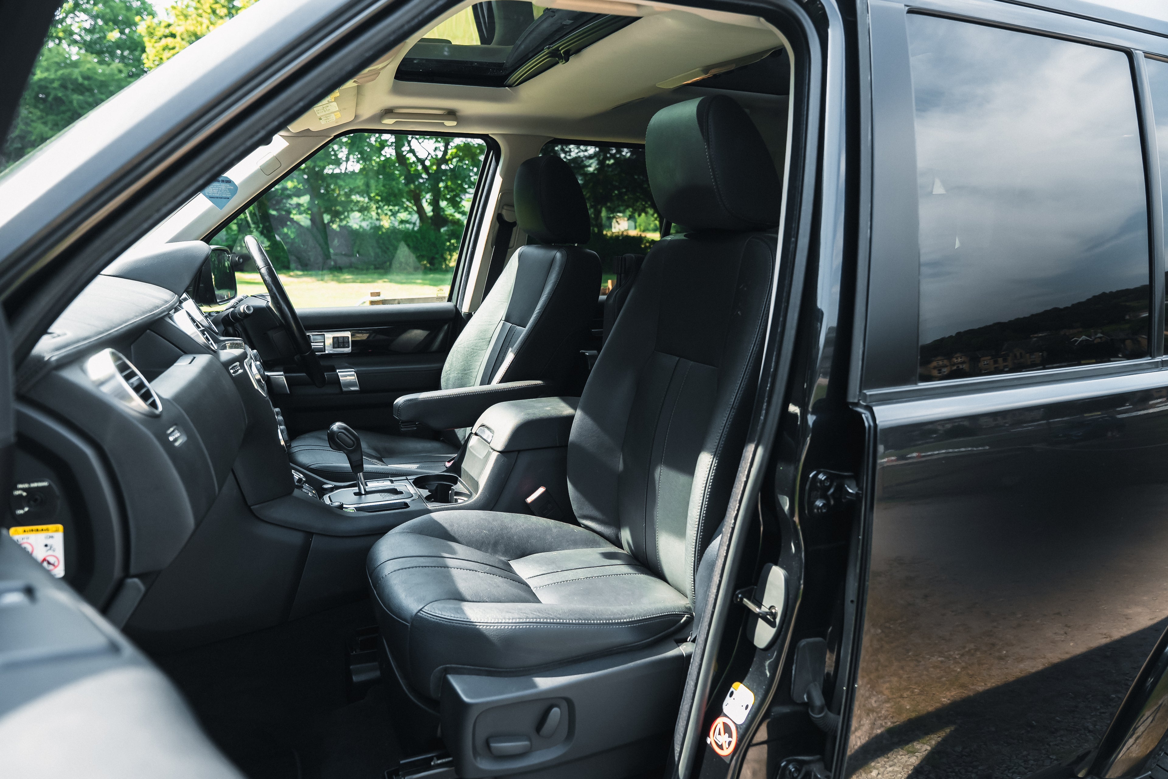 2012 Land Rover Discovery 4 5.0 V8 SE Black