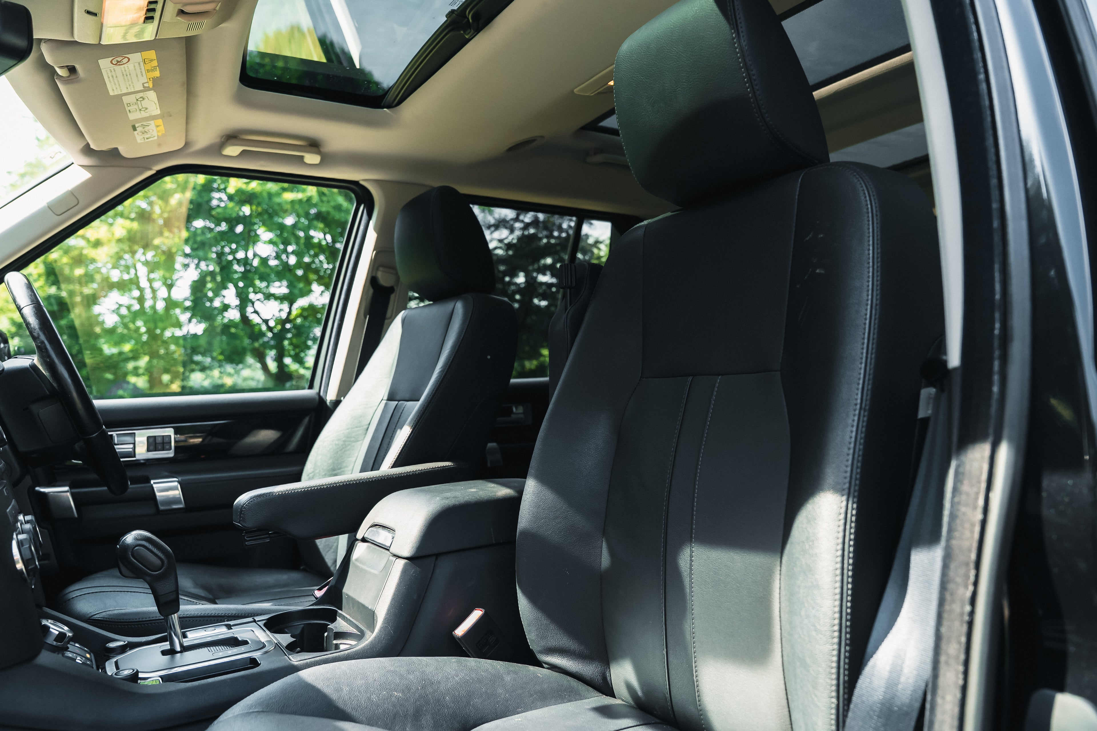 2012 Land Rover Discovery 4 5.0 V8 SE Black