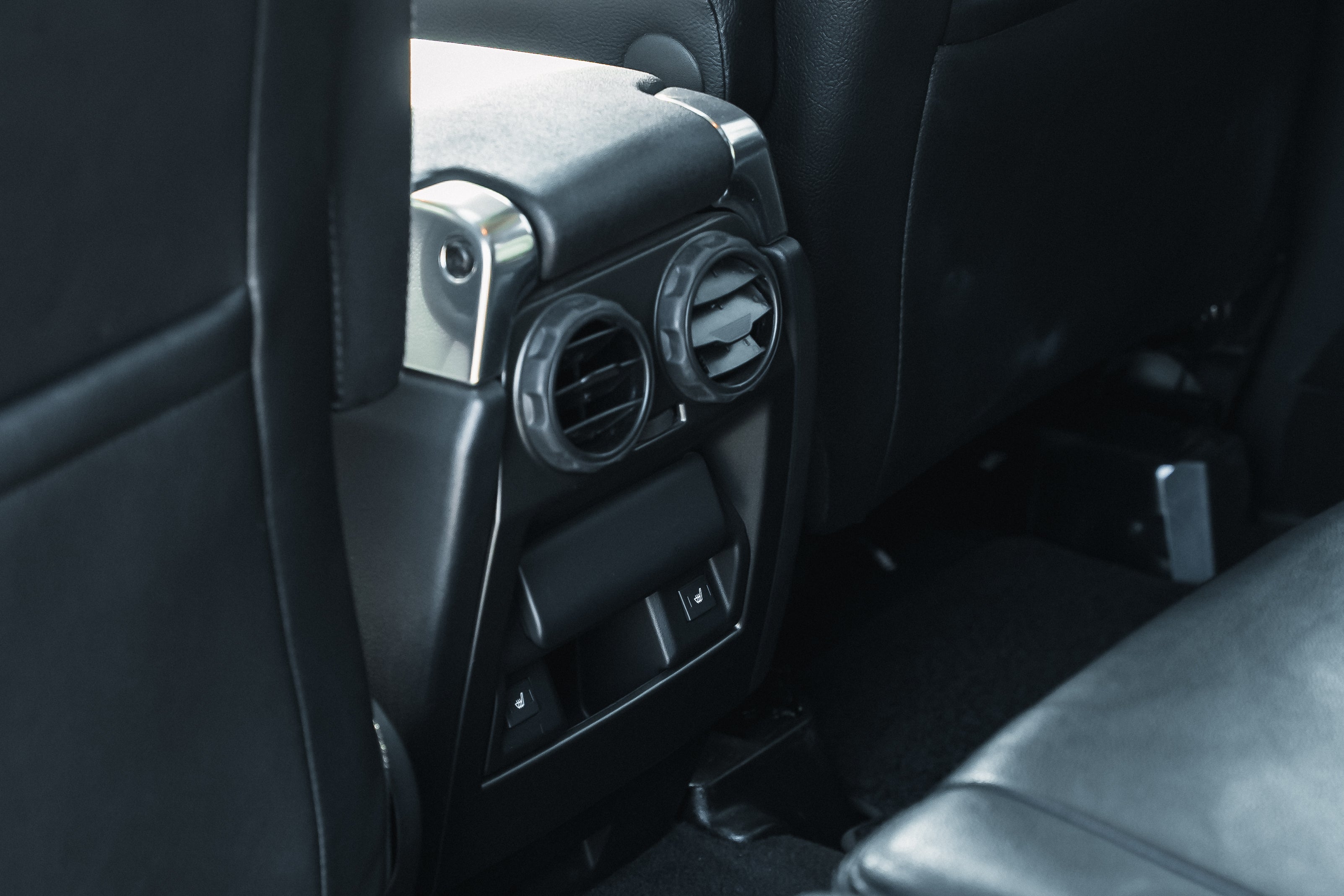 2012 Land Rover Discovery 4 5.0 V8 SE Black