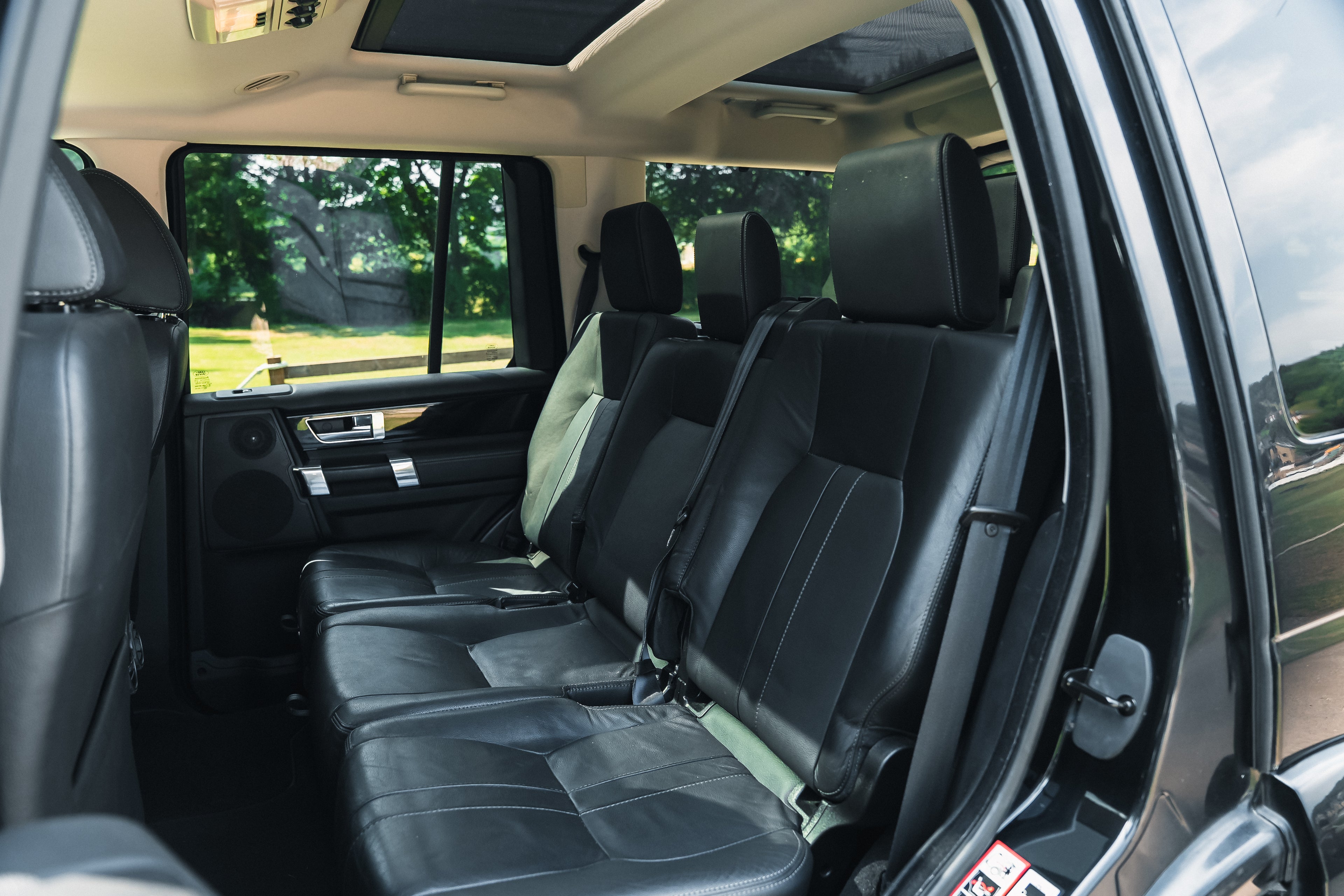 2012 Land Rover Discovery 4 5.0 V8 SE Black