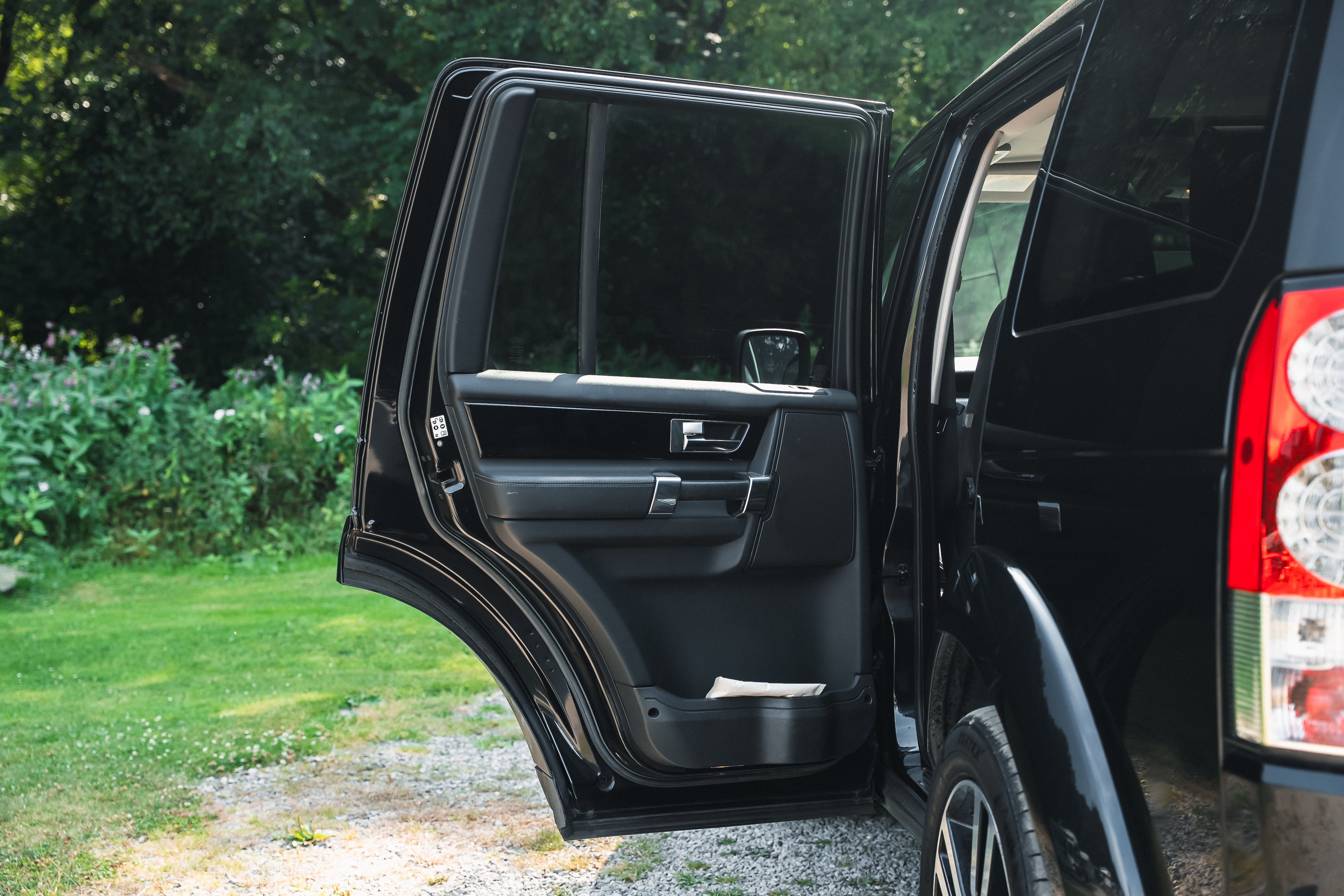 2012 Land Rover Discovery 4 5.0 V8 SE Black