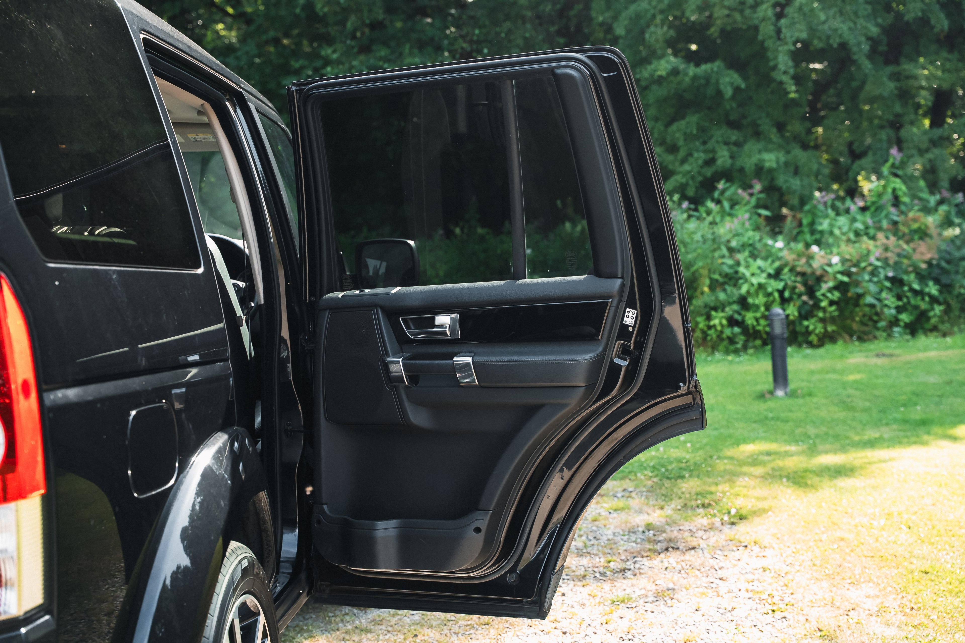 2012 Land Rover Discovery 4 5.0 V8 SE Black