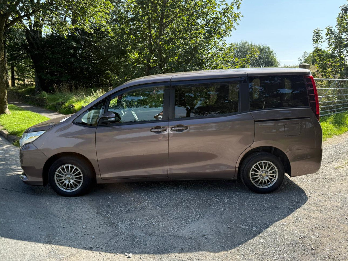 2015 Toyota Noah Welfare