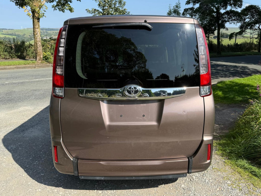 2015 Toyota Noah Welfare