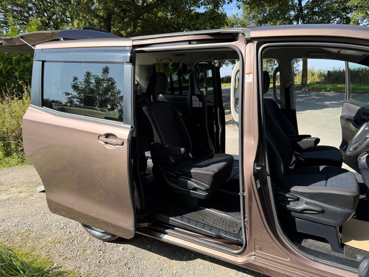 2015 Toyota Noah Welfare