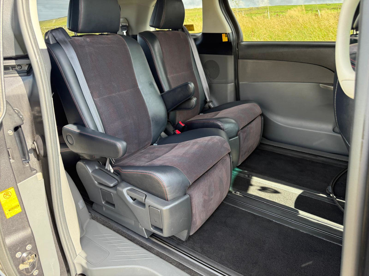 2012 Toyota Estima Aeras 2.4 Auto