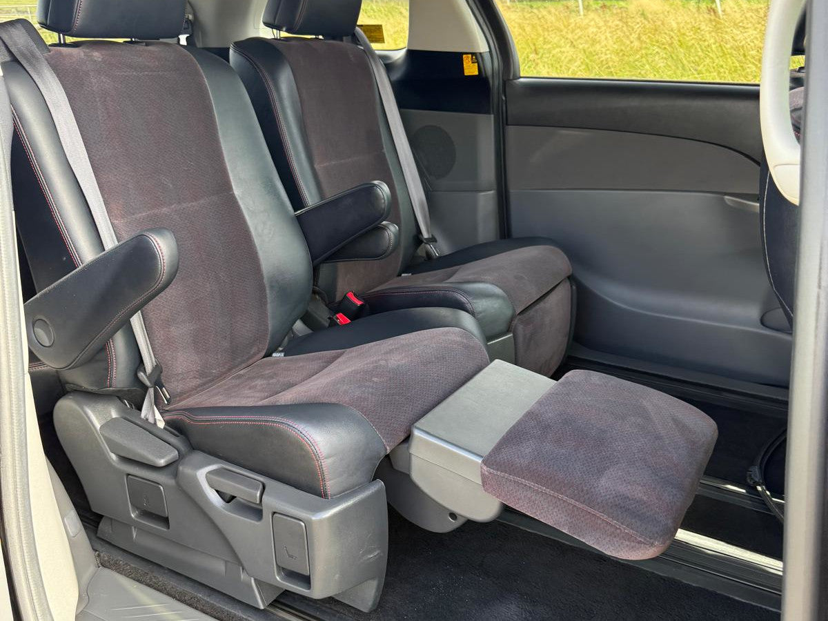 2012 Toyota Estima Aeras 2.4 Auto