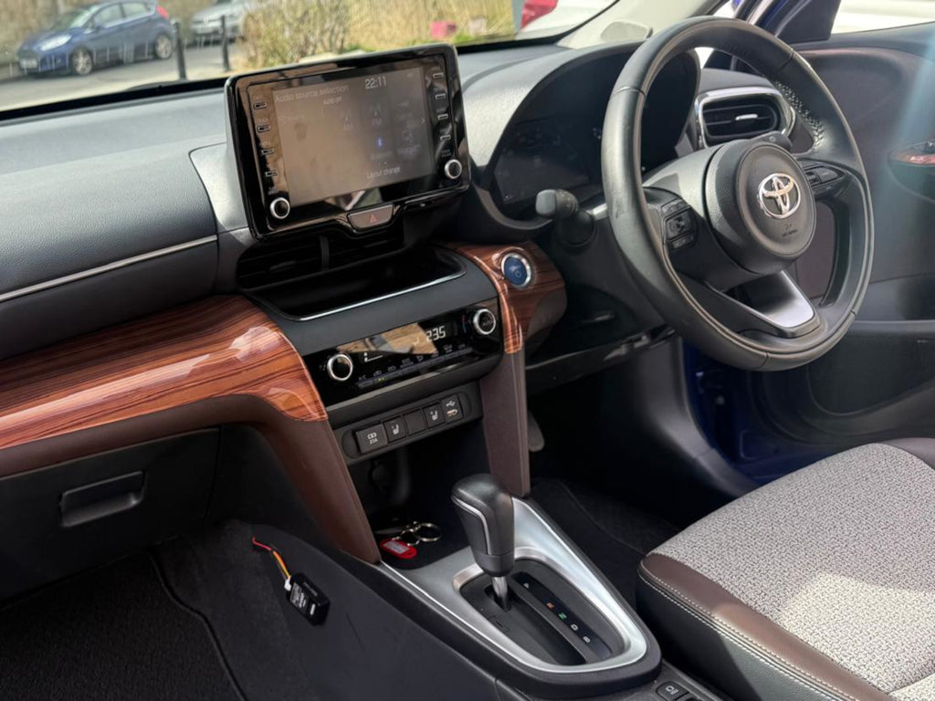 2022 Toyota Yaris Cross Hybrid Blue