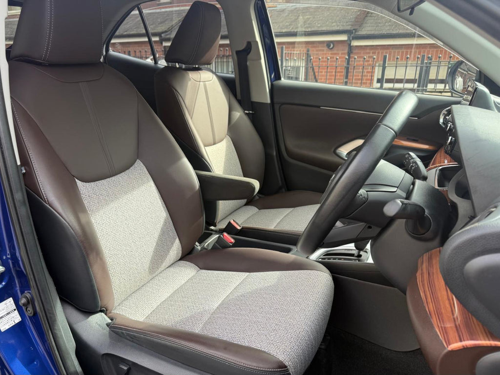 2022 Toyota Yaris Cross Hybrid Blue